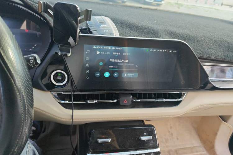 Used Wuling Victory 2022 280T 1.5T CVT Flagship Edition Audio And AC Panel