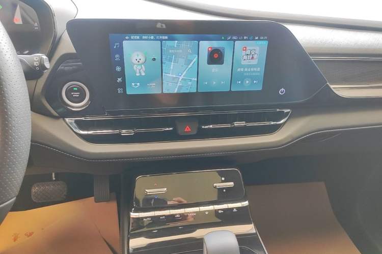 Used Wuling Victory 2022 Revised Version 280T 1.5T CVT Flagship Edition Audio And AC Panel