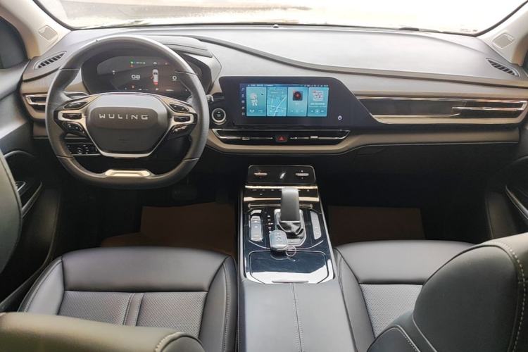 Used Wuling Victory 2022 Revised Version 280T 1.5T CVT Flagship Edition Center Console