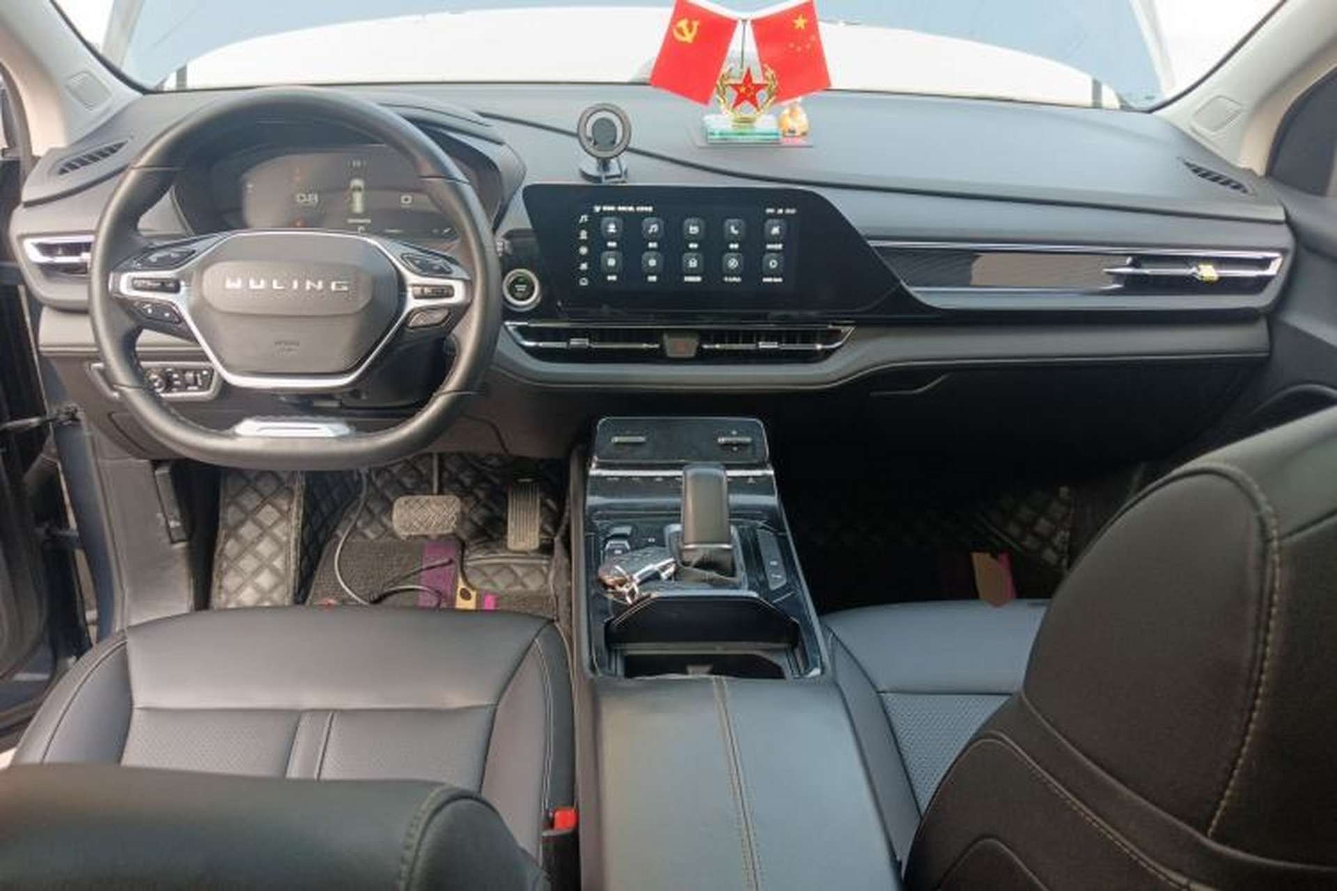 Used Wuling Victory 2022 280T 1.5T CVT Flagship Edition Center Console