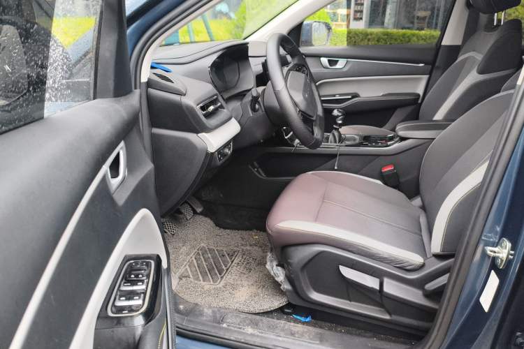 Used Wuling Victory 2022 1.5T Manual Elite Edition Driver Seat