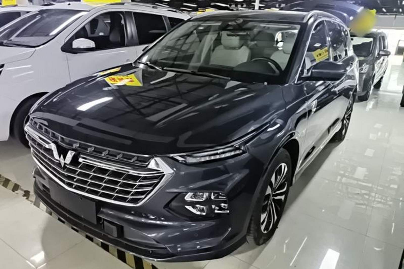 Фото Wuling с площадки