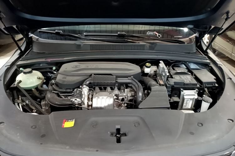 Used Wuling Victory 2022 Revised Version 280T 1.5T CVT Flagship Edition Engine Bay
