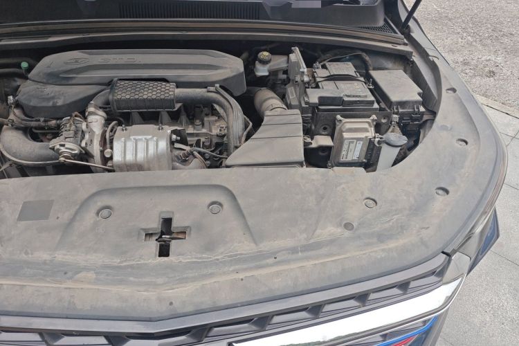 Used Wuling Victory 2022 280T 1.5T CVT Flagship Edition Engine Bay Left
