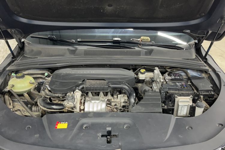 Used Wuling Victory 2022 Revised Version 280T 1.5T CVT Flagship Edition Engine Bay
