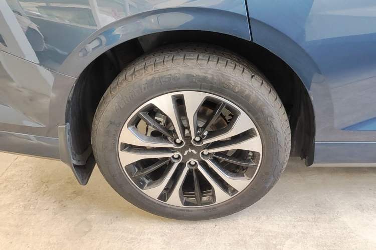 Used Wuling Victory 2022 Revised Version 280T 1.5T CVT Flagship Edition Exterior 5