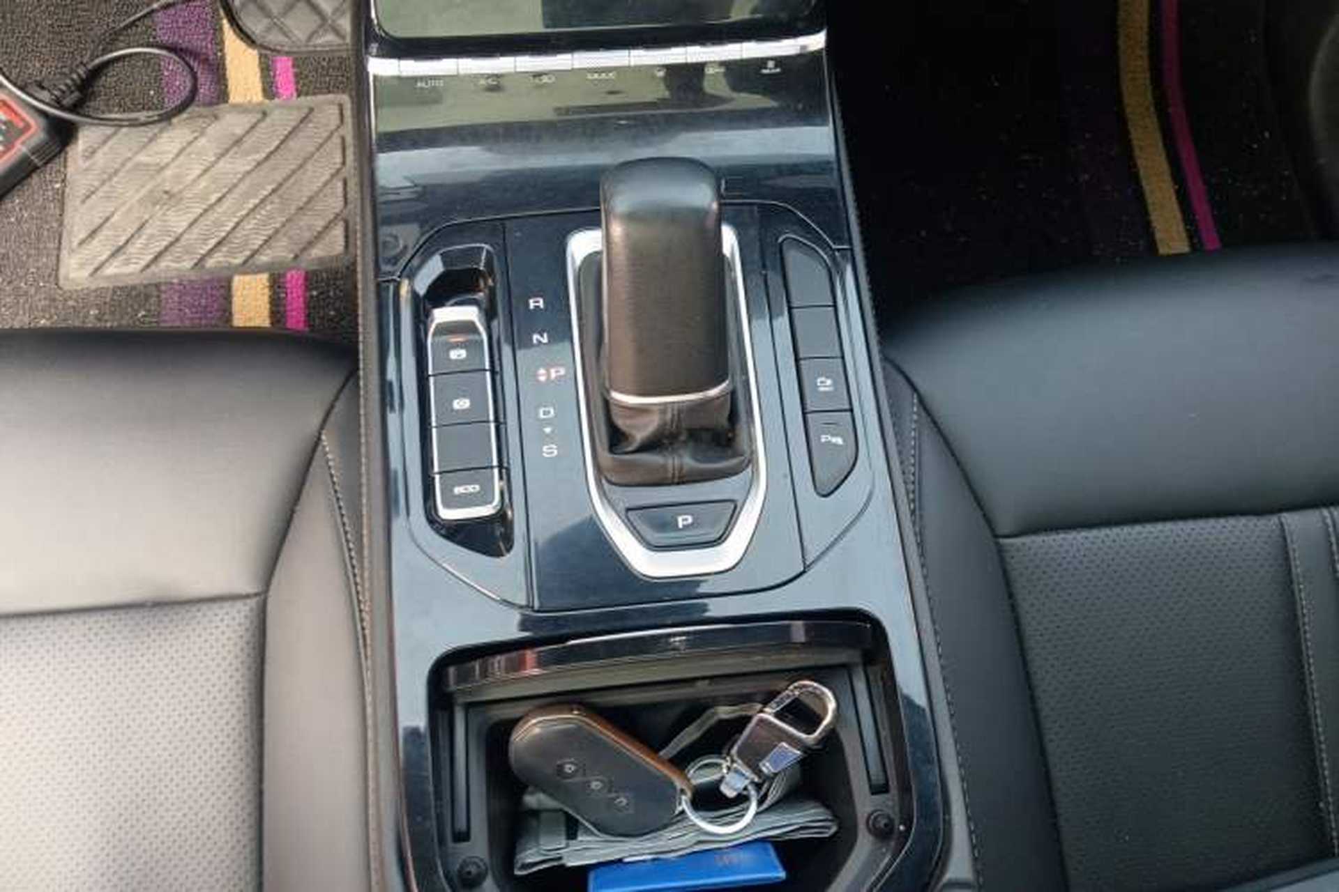 Used Wuling Victory 2022 280T 1.5T CVT Flagship Edition Gear Lever