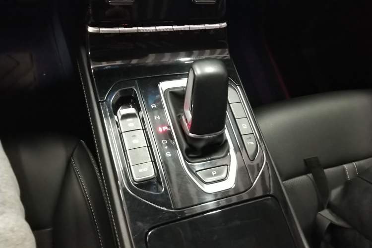 Used Wuling Victory 2022 280T 1.5T CVT Flagship Edition Gear Lever