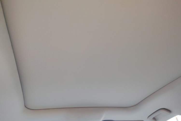 Used Wuling Victory 2022 280T 1.5T CVT Flagship Edition Headliner