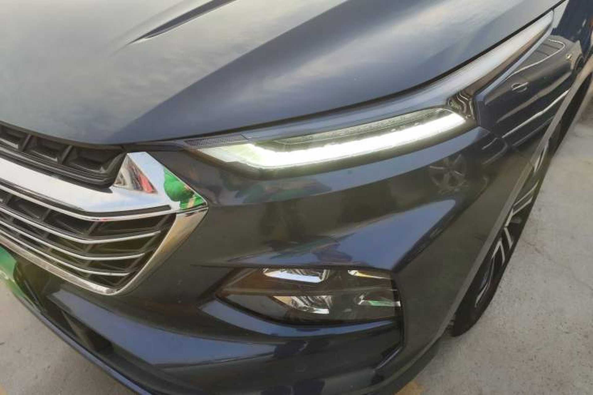 Used Wuling Victory 2022 280T 1.5T CVT Flagship Edition Left Front Headlight