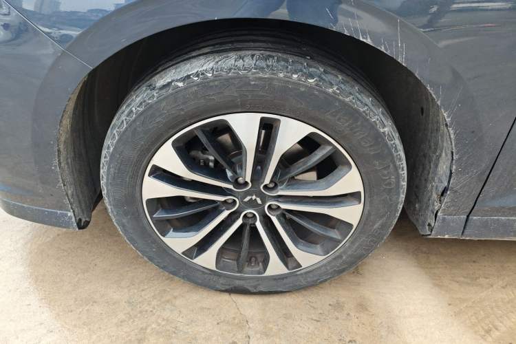 Used Wuling Victory 2022 1.5T CVT Flagship Edition Left Front Wheel Hub