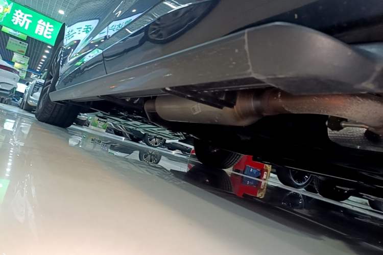Used Wuling Victory 2022 Revised Version 280T 1.5T CVT Flagship Edition Left Side Sill