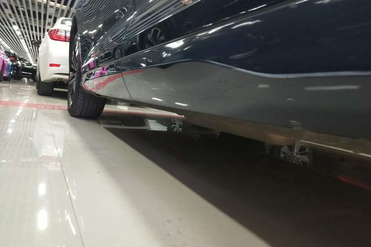 Used Wuling Victory 2022 280T 1.5T CVT Flagship Edition Left Side Sill