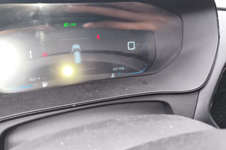Used Wuling Victory 2022 1.5T Manual Elite Edition Odometer Close Up