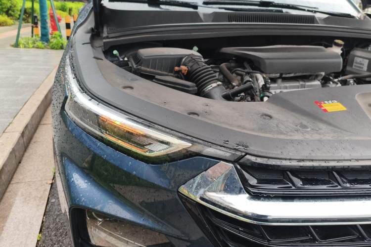 Used Wuling Victory 2022 1.5T Manual Elite Edition Right Front Headlight