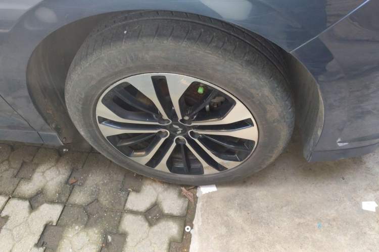 Used Wuling Victory 2022 280T 1.5T CVT Flagship Edition Right Front Wheel Hub