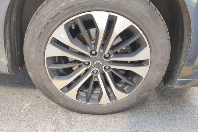 Used Wuling Victory 2022 280T 1.5T CVT Flagship Edition Right Front Wheel Hub