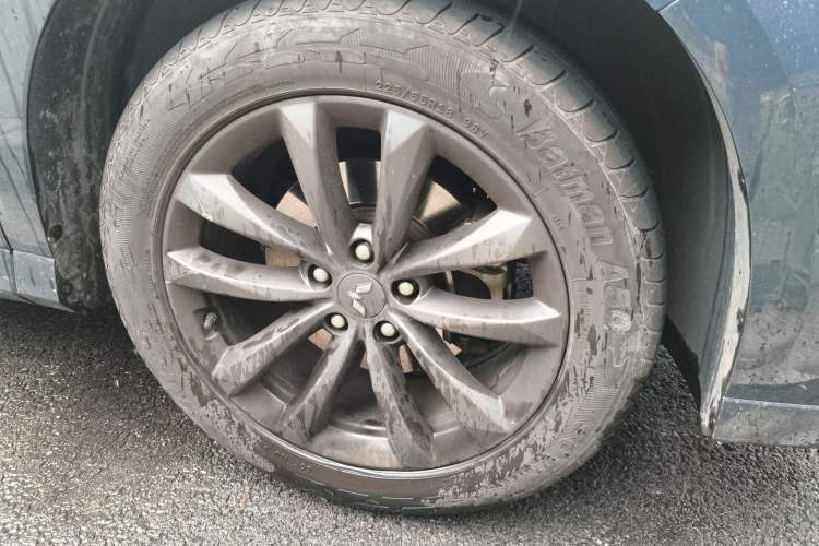 Used Wuling Victory 2022 1.5T Manual Elite Edition Right Front Wheel Hub