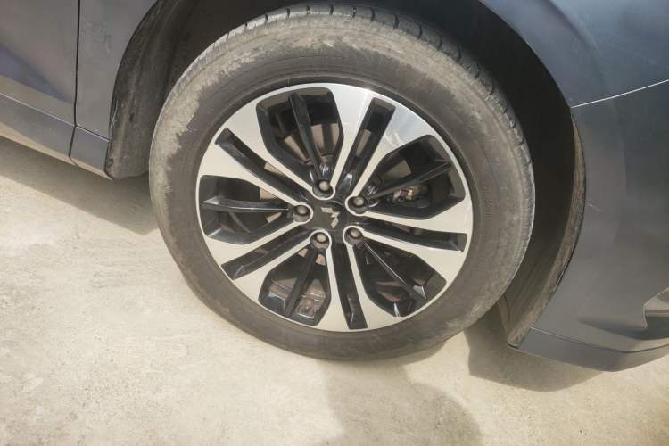 Used Wuling Victory 2022 280T 1.5T CVT Flagship Edition Right Front Wheel Hub