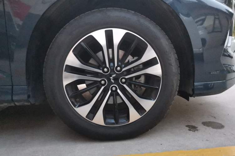 Used Wuling Victory 2022 280T 1.5T CVT Flagship Edition Right Front Wheel Hub