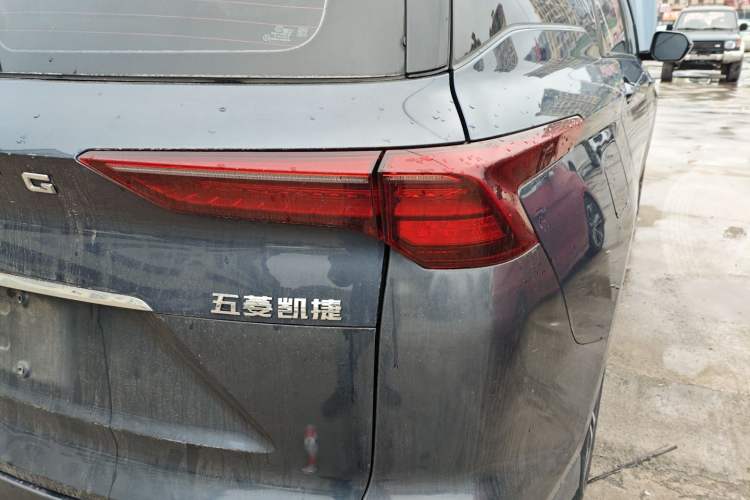 Used Wuling Victory 2022 1.5T CVT Flagship Edition Right Rear Taillight