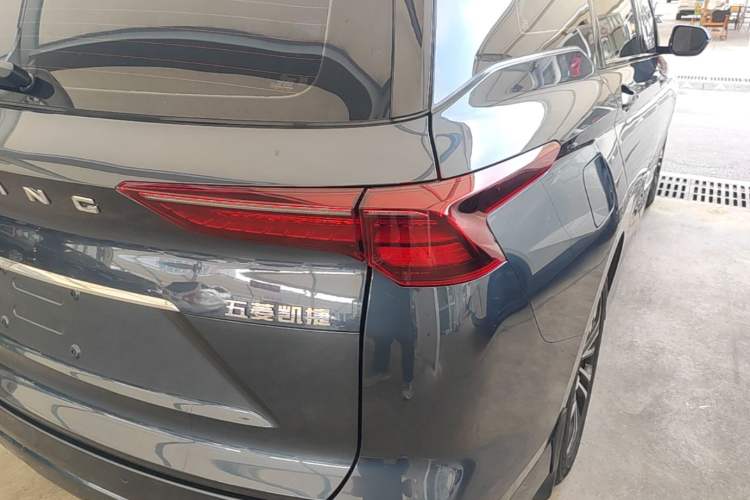 Used Wuling Victory 2022 Revised Version 280T 1.5T CVT Flagship Edition Right Rear Taillight