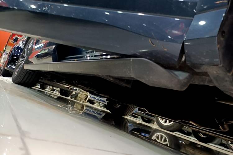 Used Wuling Victory 2022 Revised Version 280T 1.5T CVT Flagship Edition Right Side Sill