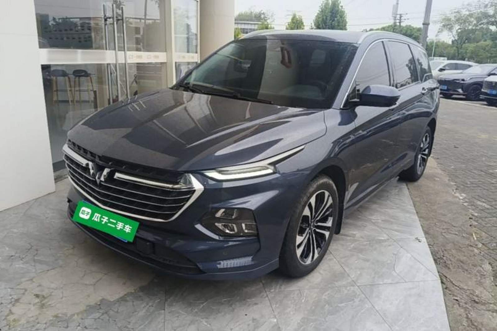 Фото Wuling с площадки