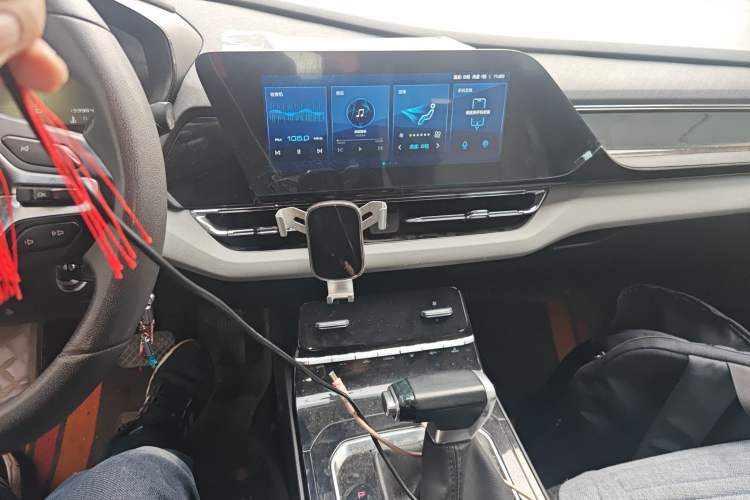 Used Wuling Victory 2022 1.5T CVT Elite Version Audio And AC Panel