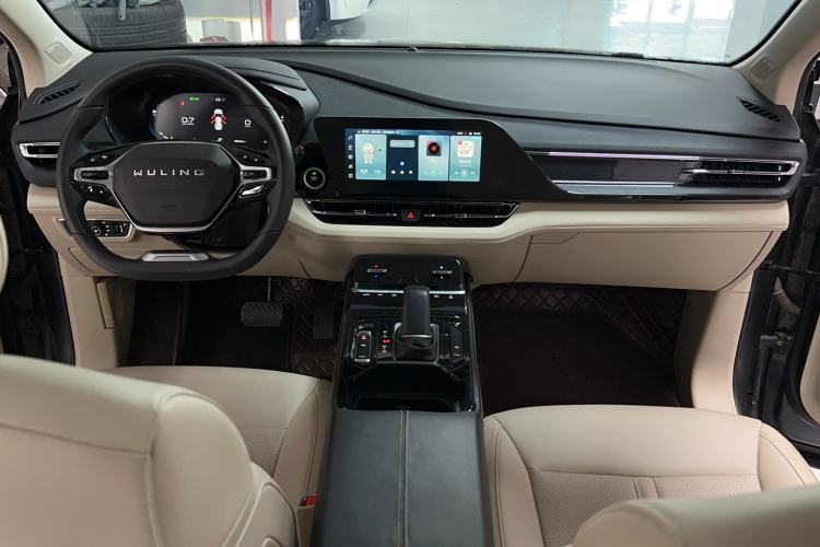 Used Wuling Victory 2022 280T 1.5T CVT Flagship Edition Center Console