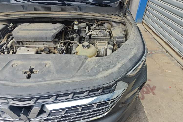 Used Wuling Victory 2022 1.5T CVT Elite Version Engine Bay Left
