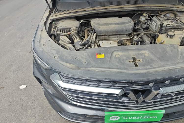 Used Wuling Victory 2022 1.5T CVT Elite Version Engine Bay Right