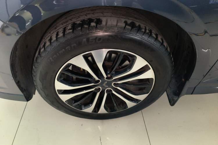 Used Wuling Victory 2022 280T 1.5T CVT Flagship Edition Left Front Wheel Hub