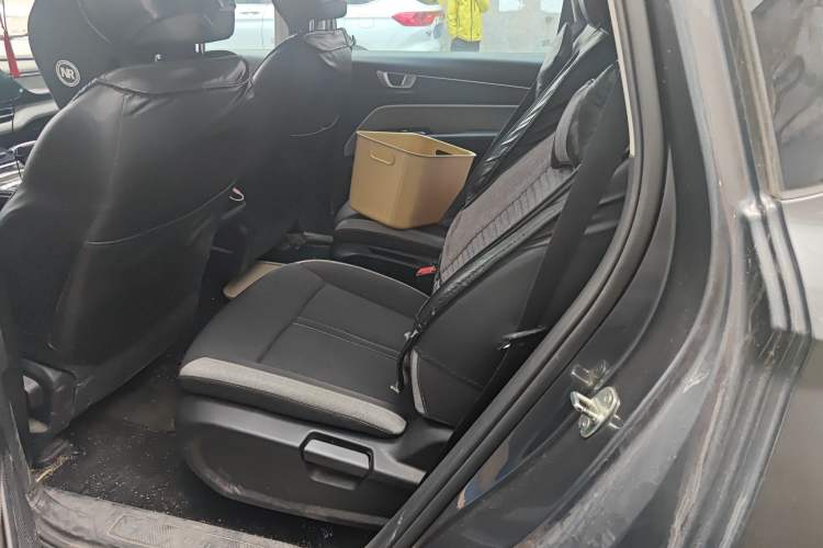 Used Wuling Victory 2022 1.5T CVT Elite Version Left Rear Seat