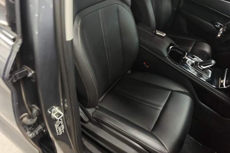 Used Wuling Victory 2022 280T 1.5T CVT Flagship Edition Right Front Seat