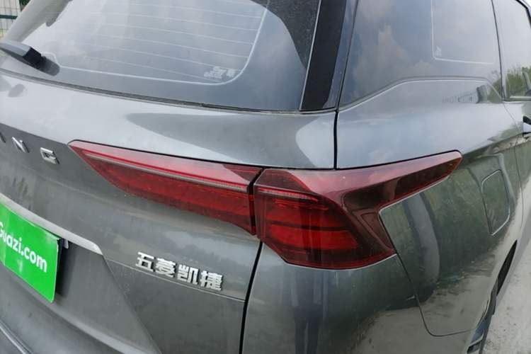 Used Wuling Victory 2022 280T 1.5T CVT Flagship Edition Right Rear Taillight