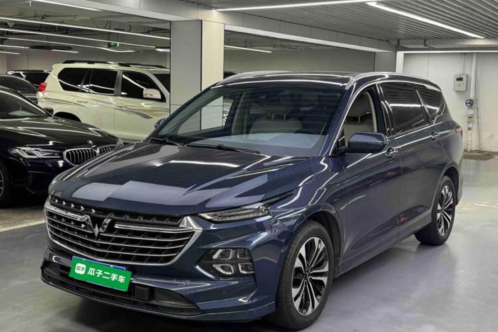 Фото Wuling с площадки