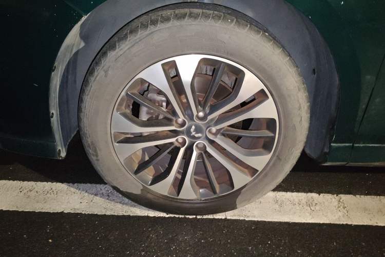 Used Wuling Victory 2022 280T 1.5T CVT Flagship Edition Right Front Wheel Hub