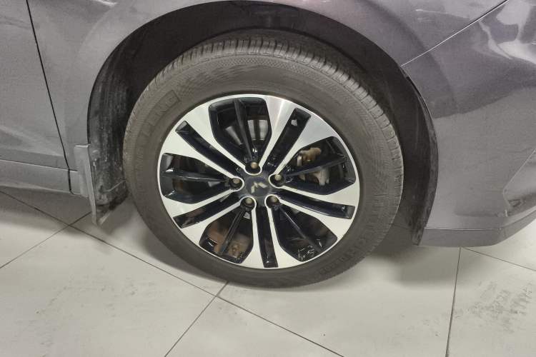 Used Wuling Victory 2022 280T 1.5T CVT Flagship Edition Right Front Wheel Hub