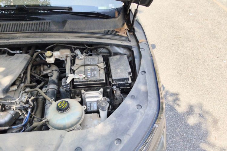 Used Wuling Victory 2022 1.5T CVT Flagship Edition Engine Bay Left