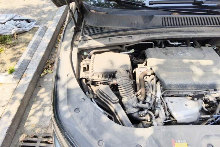 Used Wuling Victory 2022 1.5T CVT Flagship Edition Engine Bay Right