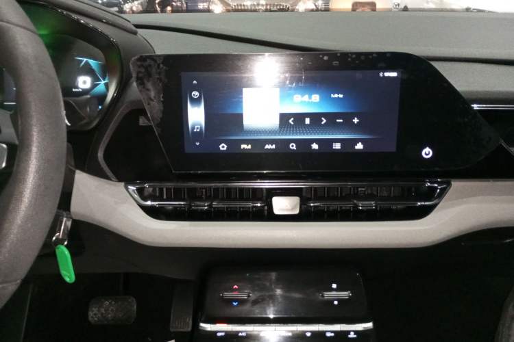 Used Wuling Victory 2022 1.5T CVT Elite Version Audio And AC Panel