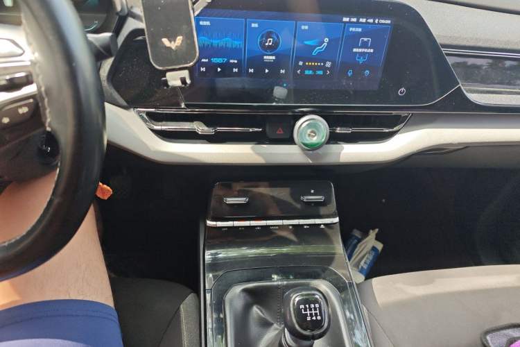 Used Wuling Victory 2022 1.5T Manual Elite Edition Audio And AC Panel