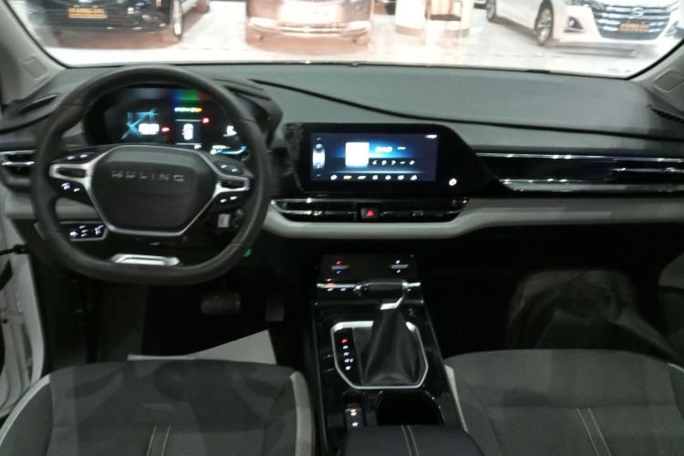 Used Wuling Victory 2022 1.5T CVT Elite Version Center Console