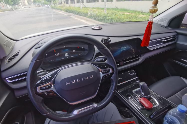 Used Wuling Victory 2022 280T 1.5T CVT Flagship Edition Center Console