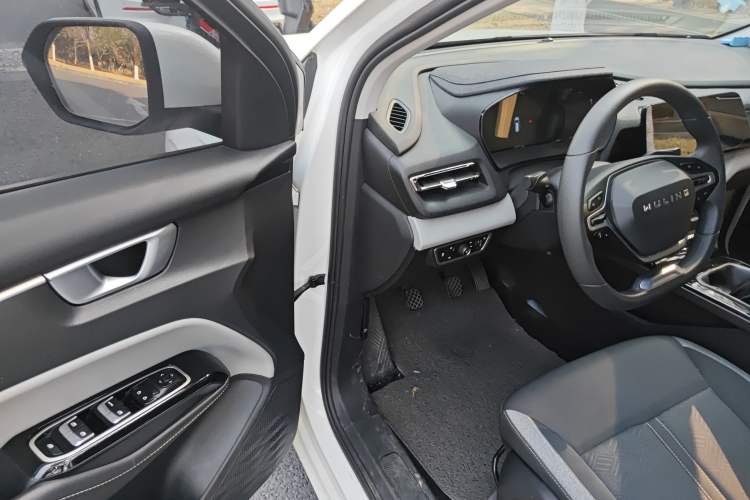 Used Wuling Victory 2022 1.5T Manual Elite Edition Driver Seat