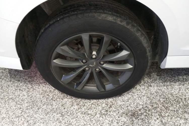 Used Wuling Victory 2022 1.5T CVT Elite Version Exterior 4