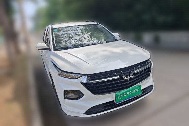 Used Wuling Victory 2022 1.5T Manual Elite Edition Front Right 45 Deg