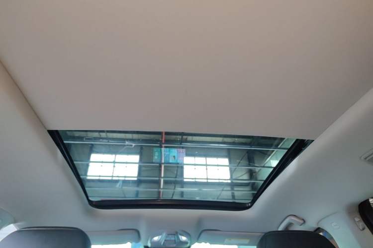 Used Wuling Victory 2022 280T 1.5T CVT Flagship Edition Headliner