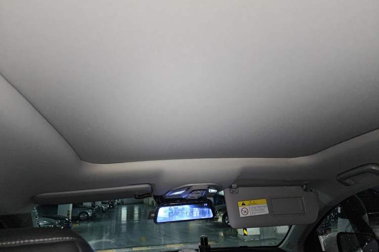 Used Wuling Victory 2022 280T 1.5T CVT Flagship Edition Headliner